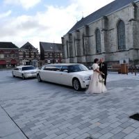 twee-witte-limousines-huwelijk
