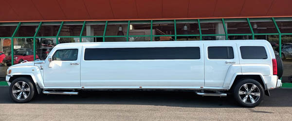 witte Hummer H3 limousine